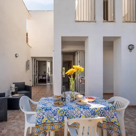 Private With Wi-fi, Parking And Air Conditioning *