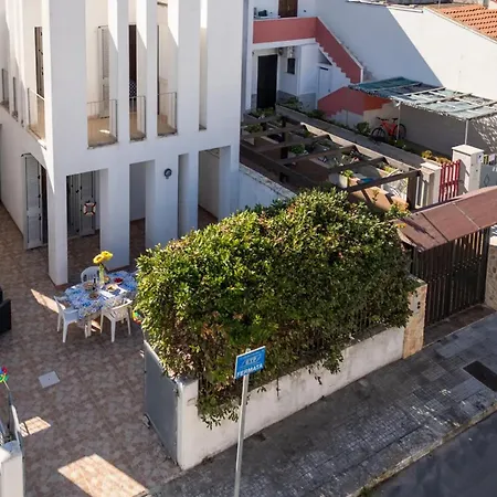 Private With Wi-fi, Parking And Air Conditioning *